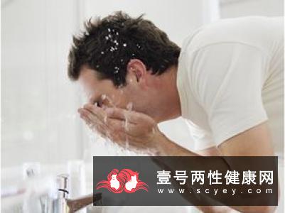 男性生活 夏季男性为何会留很多汗呢