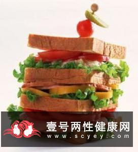 胃癌发病率为什么那么高？早点避开这5种食物，身体更健康