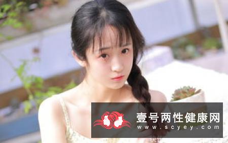 情感揭秘：男人们都喜欢熟女身上的哪些特质